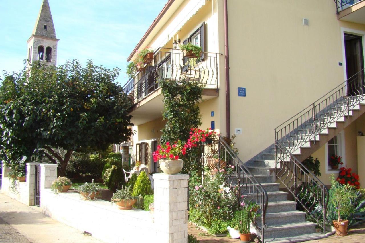 Apartment Complex Orzan Lovrecica Zewnętrze zdjęcie